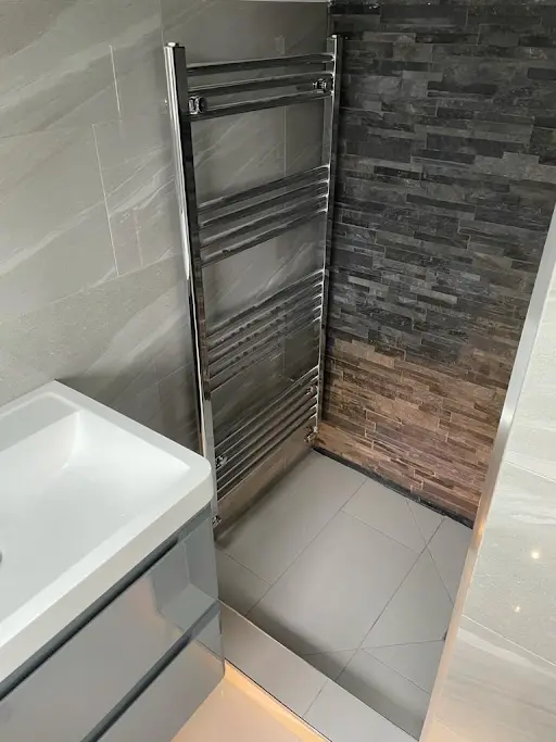 Wet room with stone feature wall, Bexley